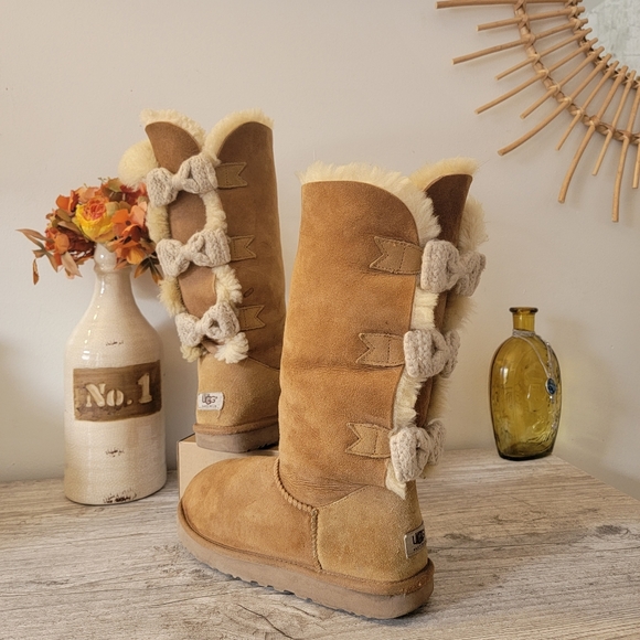 LIMITED EDITION ❗ UGG Bailey Triple Knit Bow Tall - Picture 4 of 13